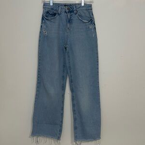 ☀️Sale☀️ Sincerely Jules distressed lightwashdenim jeans raw edge size 3/26